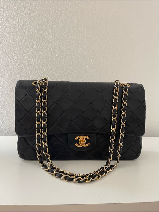 CHANEL Handbags - CHANEL Vintage Medium Flap